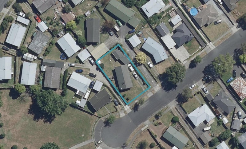 34 Puriri Street, Nawton, Hamilton - Carousel 1