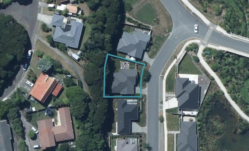 3 Banks Boulevard, Whitby, Porirua - Carousel 1