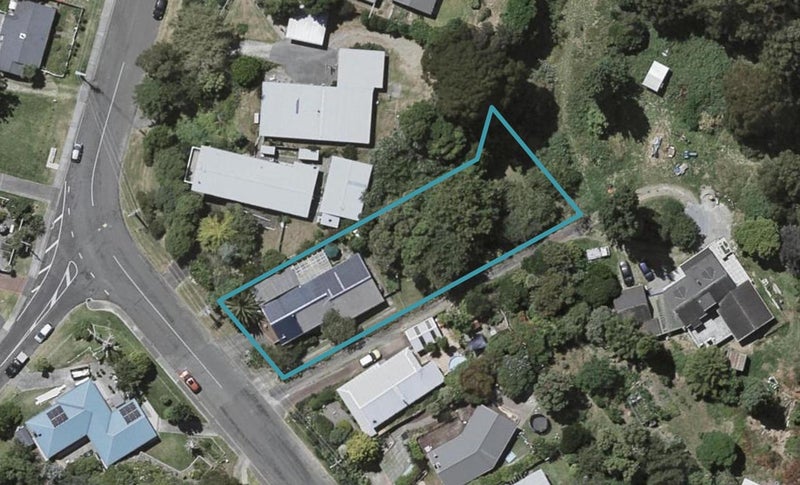 36 Leinster Avenue, Raumati South, Paraparaumu - Carousel 1