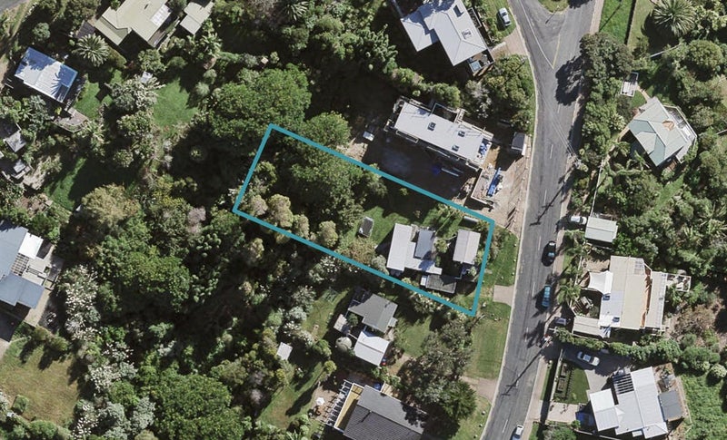 13 Korora Road, Oneroa, Waiheke Island - Carousel 1