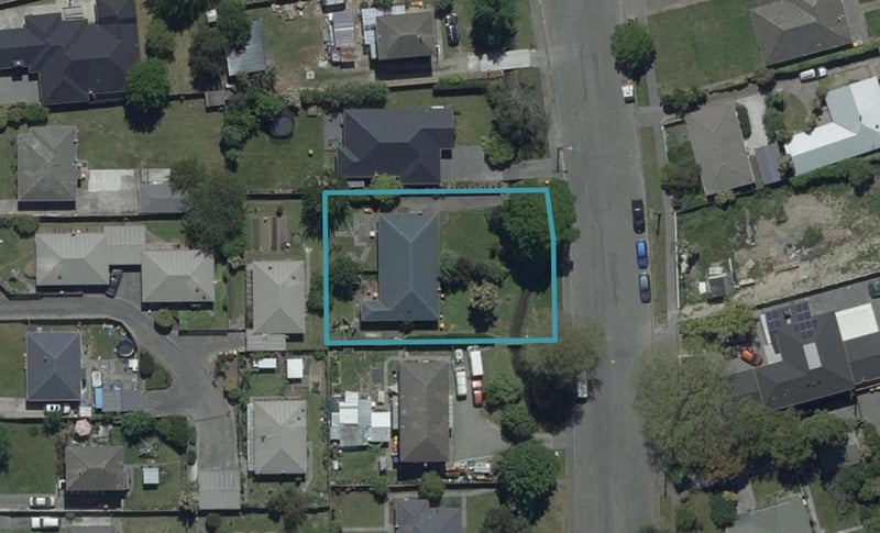 15 Brookside Terrace, Bryndwr, Christchurch - Carousel 1
