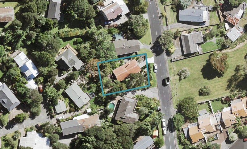 23 Wirihana Road, Titirangi, Auckland - Carousel 1