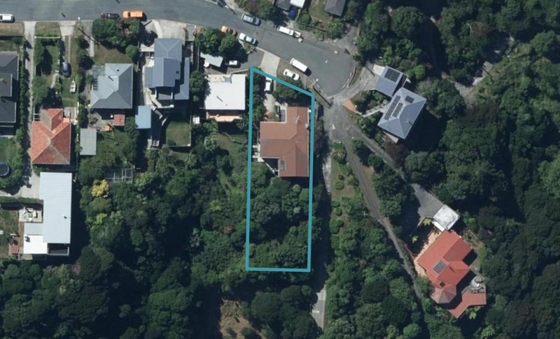 18 Corlett Road, Plimmerton, Porirua - Carousel 1