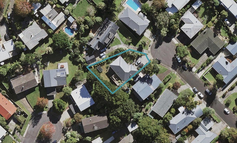 16 Totara Grove, Hillcrest, Auckland - Carousel 1