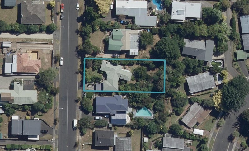 25 Alison Street, Hamilton Lake, Hamilton - Carousel 1