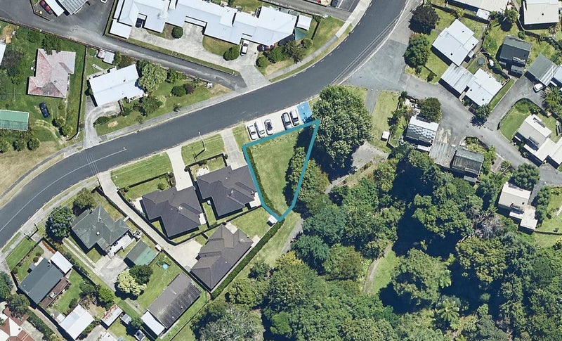 18 Robins Road, Judea, Tauranga - Carousel 1