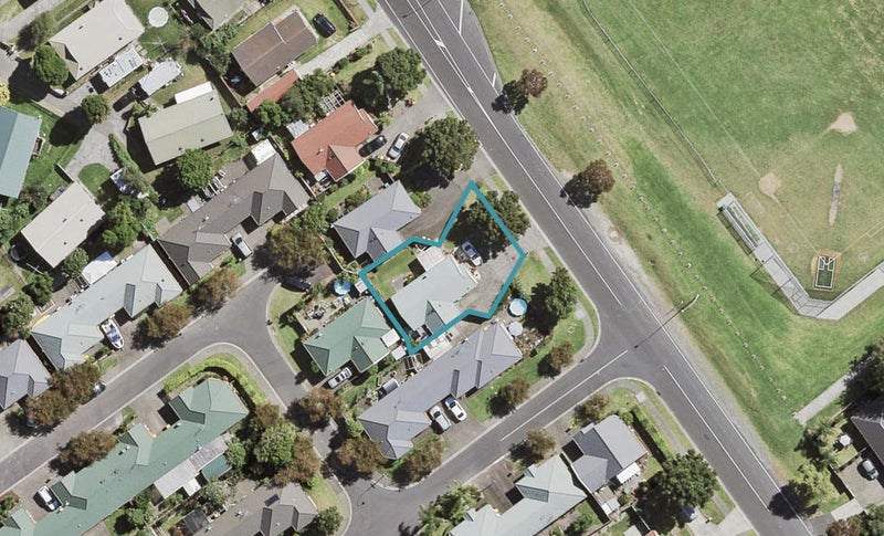 170 Waitemata Drive, Ranui, Auckland - Carousel 1