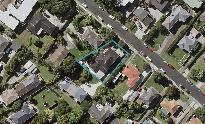 16 Belmont Terrace, Milford, Auckland - Carousel 1