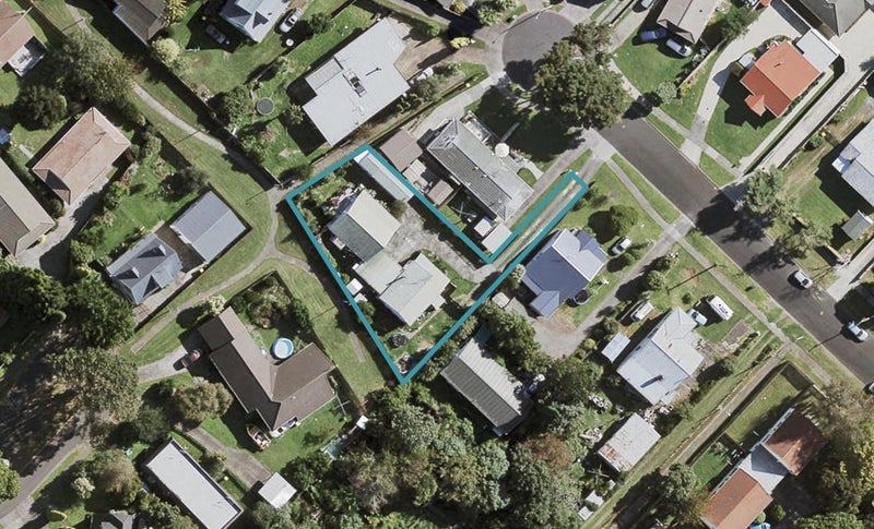 2/28 Waiari Road, Conifer Grove, Takanini - Carousel 1