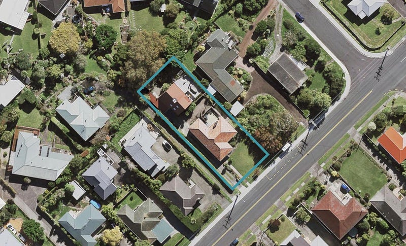 1/73 Ocean View Road, Hillcrest, North Shore City - Carousel 1