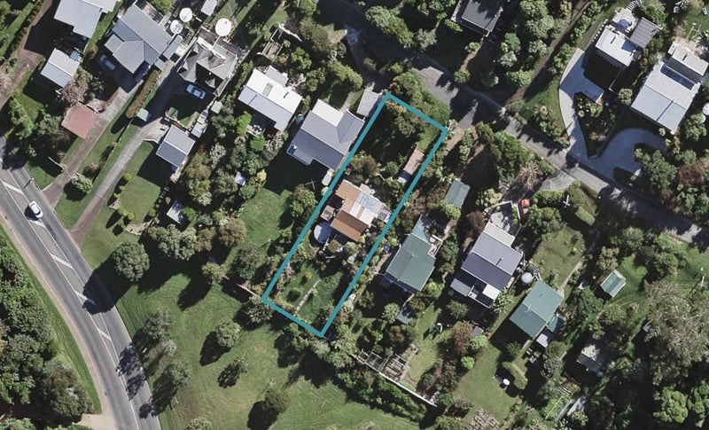 14 Moana Avenue, Surfdale, Waiheke Island - Carousel 1