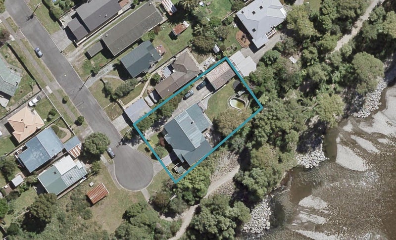 11 Charles Street, Belmont, Lower Hutt - Carousel 1