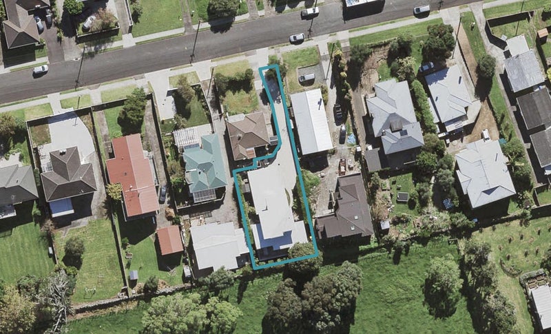 12A Wellesley Road, Mangere Bridge, Auckland - Carousel 1