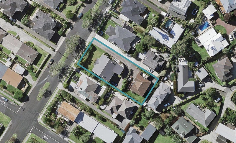1/10 Northumberland Avenue, Belmont, Auckland - Carousel 1