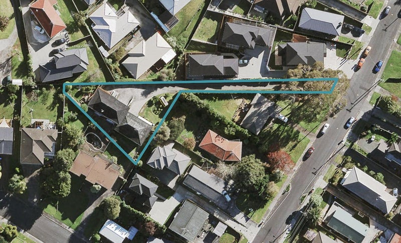 2/32 Quona Avenue, Waikowhai, Auckland - Carousel 1