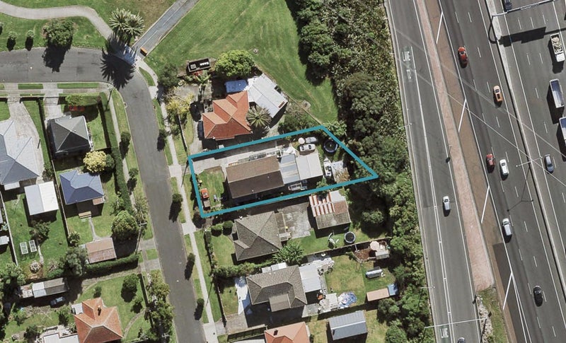 4 Crawford Avenue, Mangere Bridge, Auckland - Carousel 1