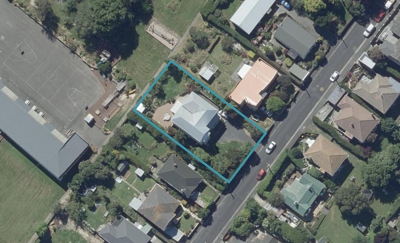 15 Gilmore Street, Wakari, Dunedin - Carousel 1
