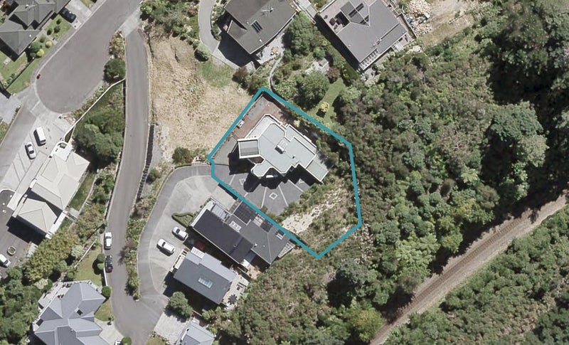 8 McCarthy Grove, Clouston Park, Upper Hutt - Carousel 1