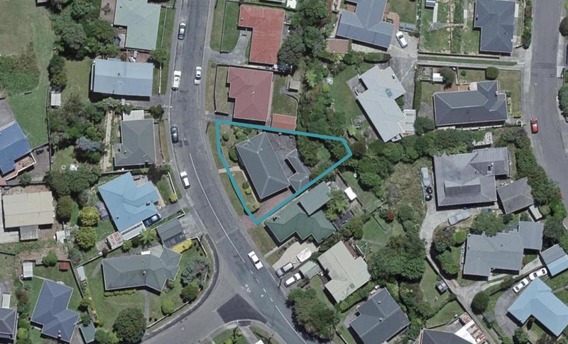 21 Catherine Crescent, Paparangi, Wellington - Carousel 1