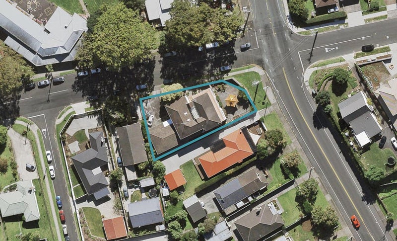 80 Coronation Road, Mangere Bridge, Auckland - Carousel 1