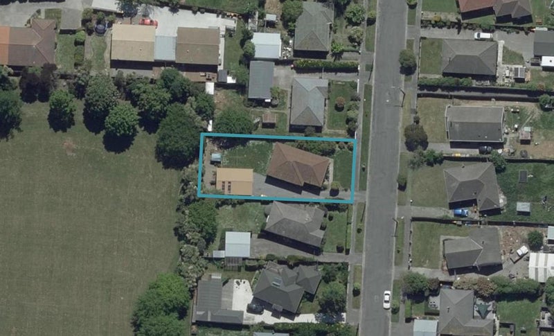 15 Ealing Street, Northcote, Christchurch - Carousel 1