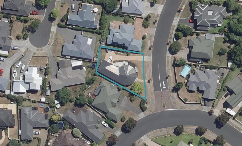 60 Keswick Crescent, Huntington, Hamilton - Carousel 1