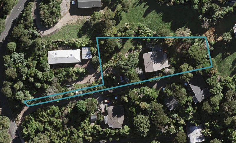 18 Te Toki Road, Ostend, Waiheke Island - Carousel 1