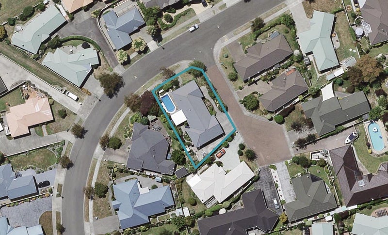 43 Kensington Drive, Taradale, Napier - Carousel 1
