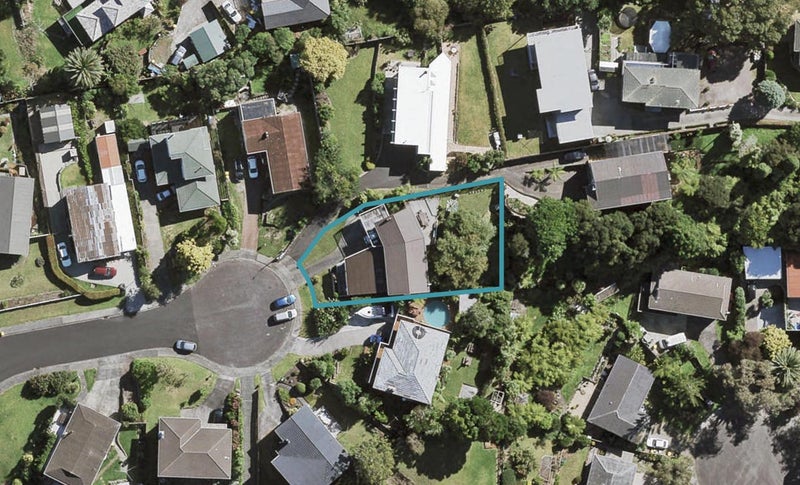 15 Sunnylaw Place, Glen Eden, Auckland - Carousel 1