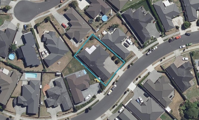 121 St James Drive, Huntington, Hamilton - Carousel 1
