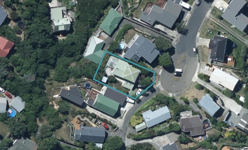 28 Lagden Street, Camborne, Porirua - Carousel 1