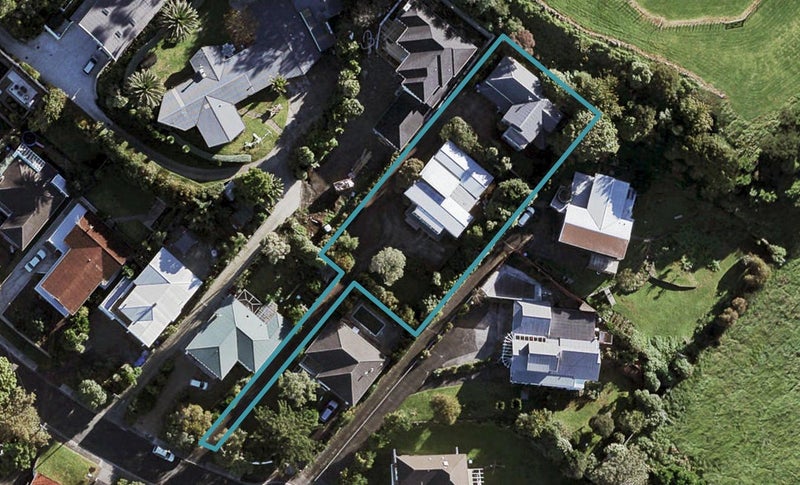 18A Pickens Crescent, Mount Albert, Auckland - Carousel 1