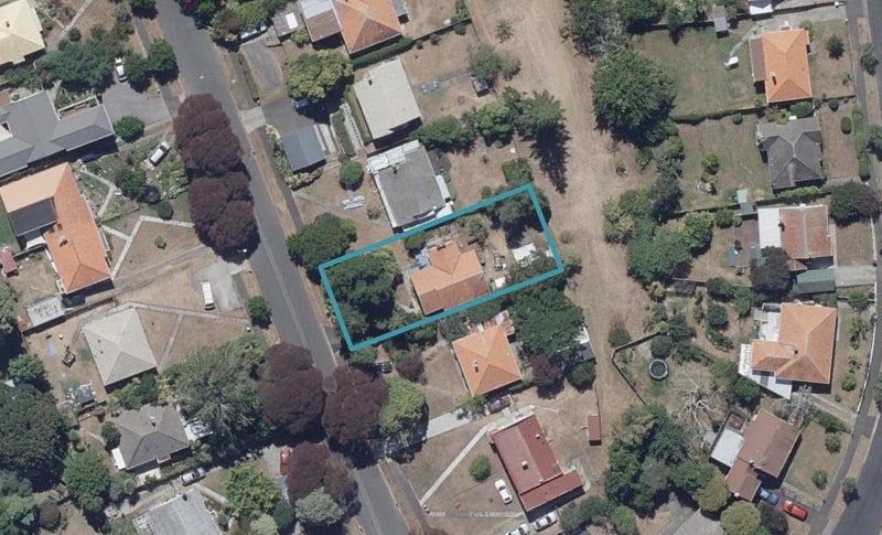 36 Plunket Terrace, Hamilton East, Hamilton - Carousel 1