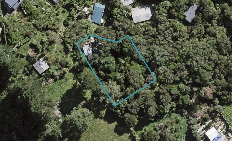 38A Hill Road, Palm Beach, Waiheke Island - Carousel 1