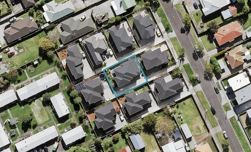 29B Crowther Street, Blockhouse Bay, Auckland - Carousel 1