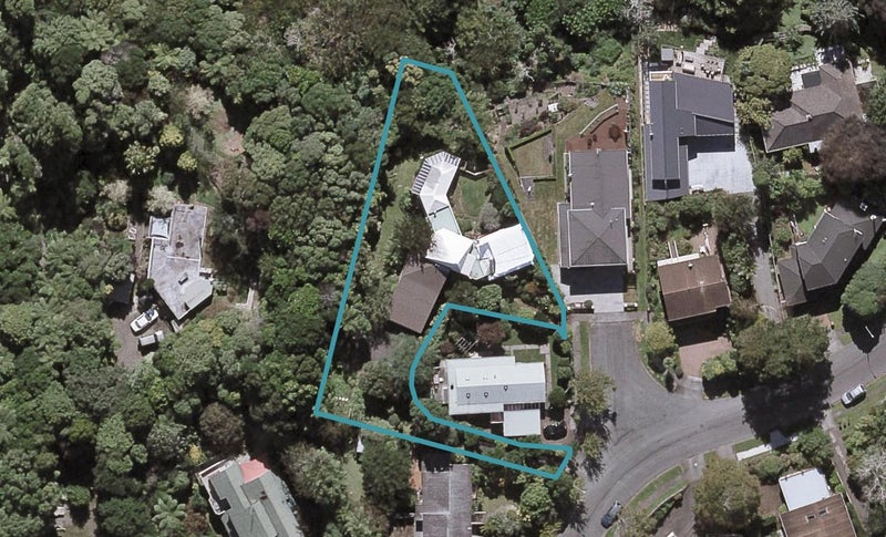 16 Sequoia Grove, Merrilands, New Plymouth - Carousel 1