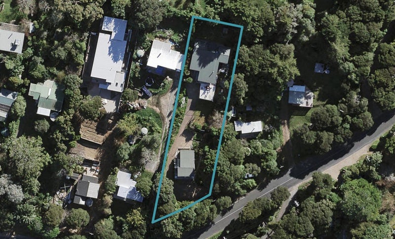 33 Goodwin Avenue, Oneroa, Waiheke Island - Carousel 1