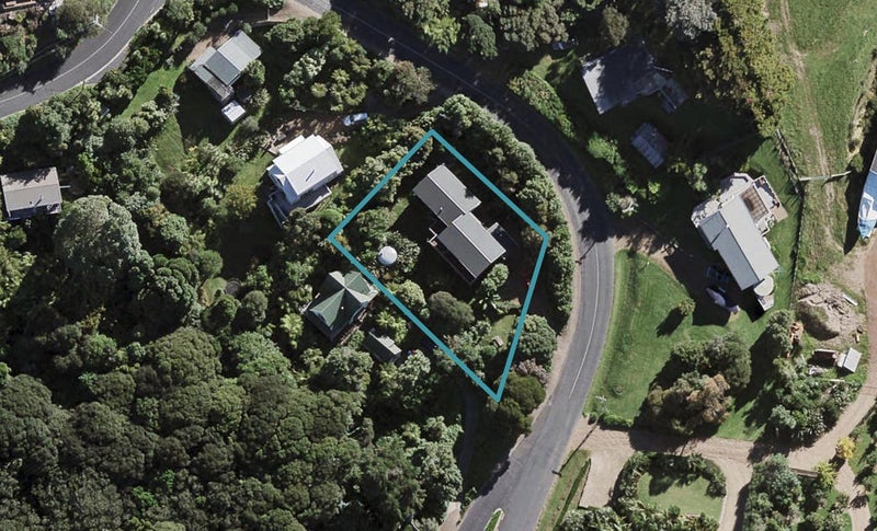 43 Kennedy Road, Surfdale, Waiheke Island - Carousel 1