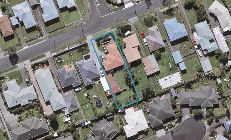 16 Turakina Street, Merrilands, New Plymouth - Carousel 1