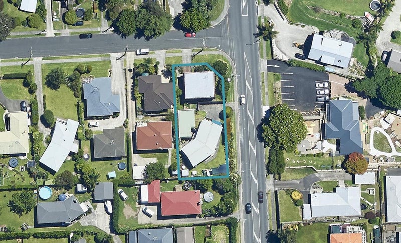 156 Otumoetai Road, Brookfield, Tauranga - Carousel 1