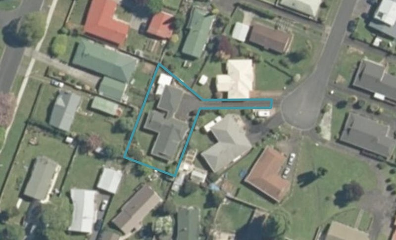 9 Conrad Place, Leamington, Cambridge - Carousel 1