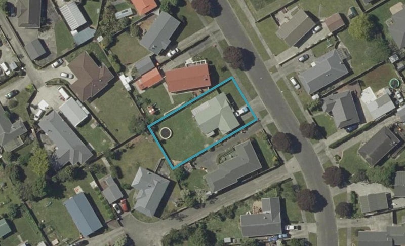 24 Peppertree Glade, Kelvin Grove, Palmerston North - Carousel 1