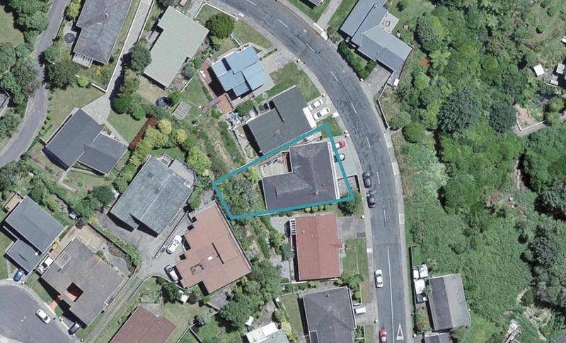 5 Paddington Grove, Karori, Wellington - Carousel 1