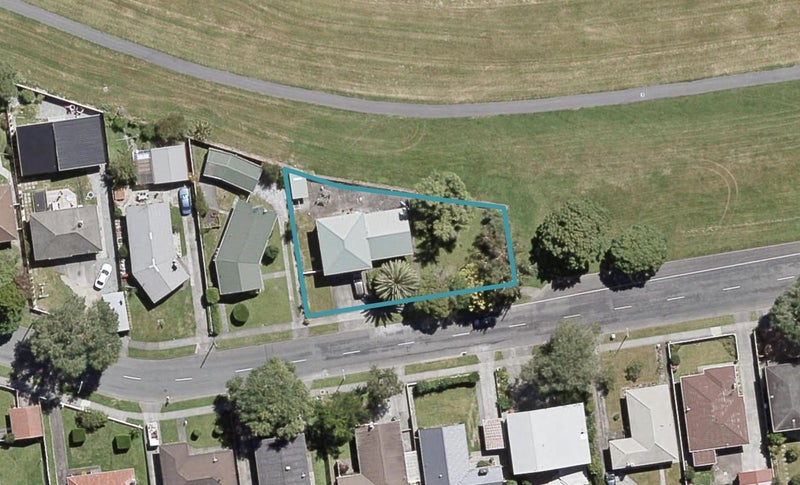 18 McLeod Street, Elderslea, Upper Hutt - Carousel 1
