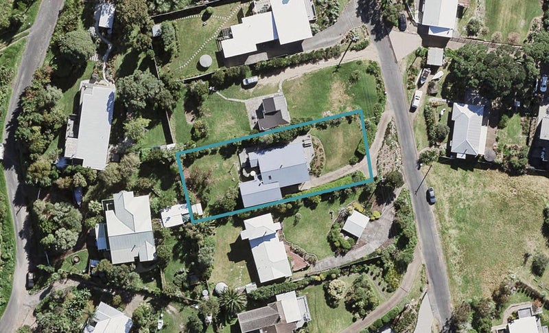47 Tiri Road, Oneroa, Waiheke Island - Carousel 1