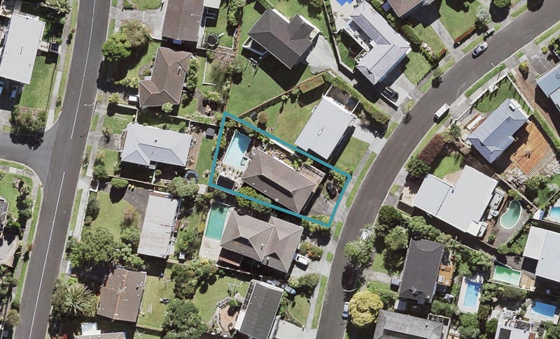 22 Chatswood Grove, Chatswood, Auckland - Carousel 1