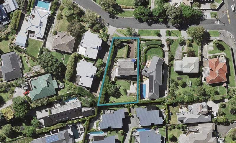 8 Comins Crescent, Mission Bay, Auckland - Carousel 1