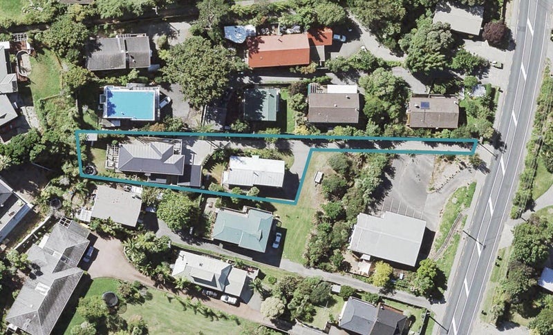 1/716 Beach Road, Browns Bay, Auckland - Carousel 1