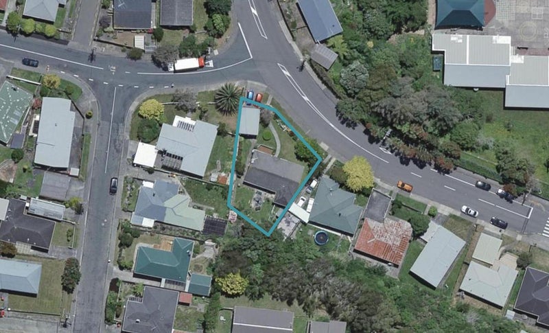 48 Beazley Avenue, Paparangi, Wellington - Carousel 1