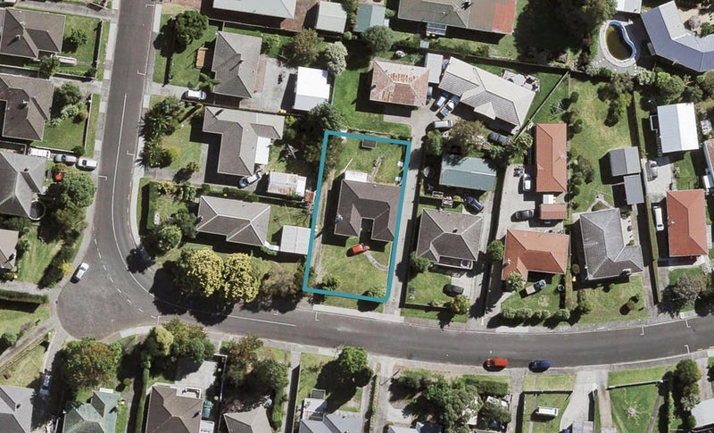 18 Te Kanawa Crescent, Henderson, Auckland - Carousel 1